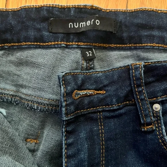 Women jeans - Picture 1 of 3